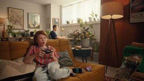 美任最新Switch广告：小朋友都爱玩动森和我的世界！